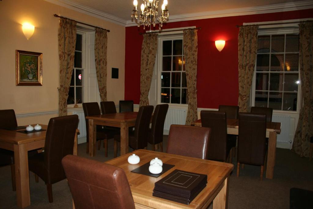 The Trewythen Hotel Llanidloes Buitenkant foto