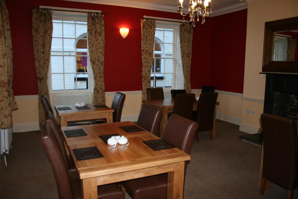 The Trewythen Hotel Llanidloes Buitenkant foto