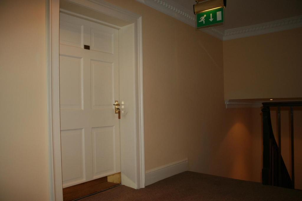The Trewythen Hotel Llanidloes Buitenkant foto